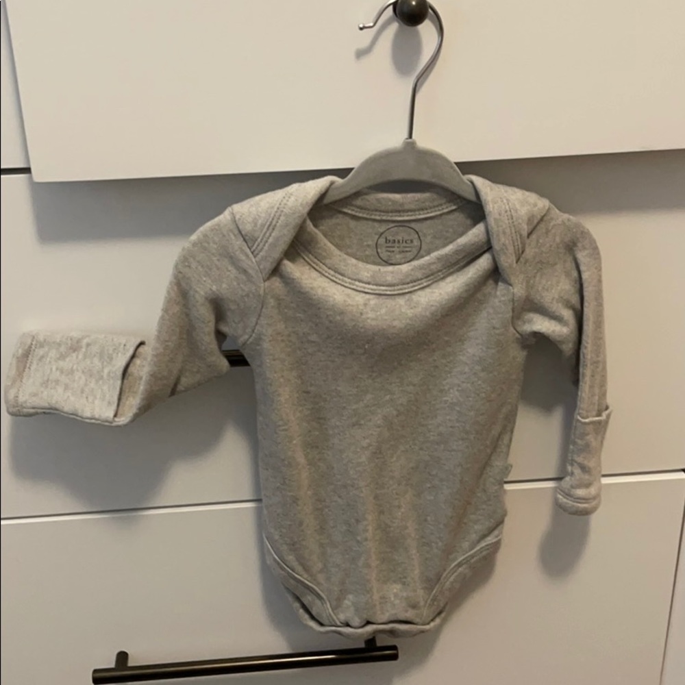 Finn + Emma long sleeve organic bodysuit NWOT